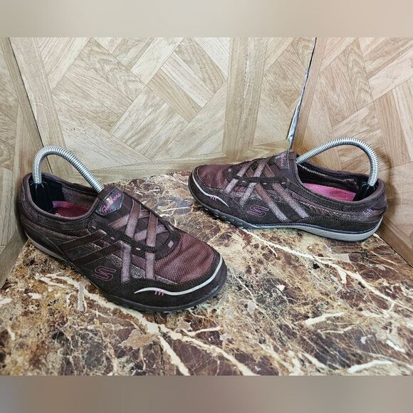 Skechers women's Relaxed fit plus memory foam slip-on shoes size 8.5.   260 - Picture 1 of 11